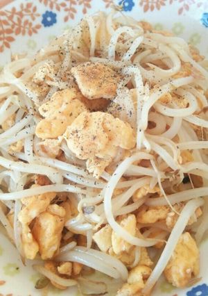 ツナ缶の油で超簡単１品♪卵もやし炒め☆-レシピのメイン写真