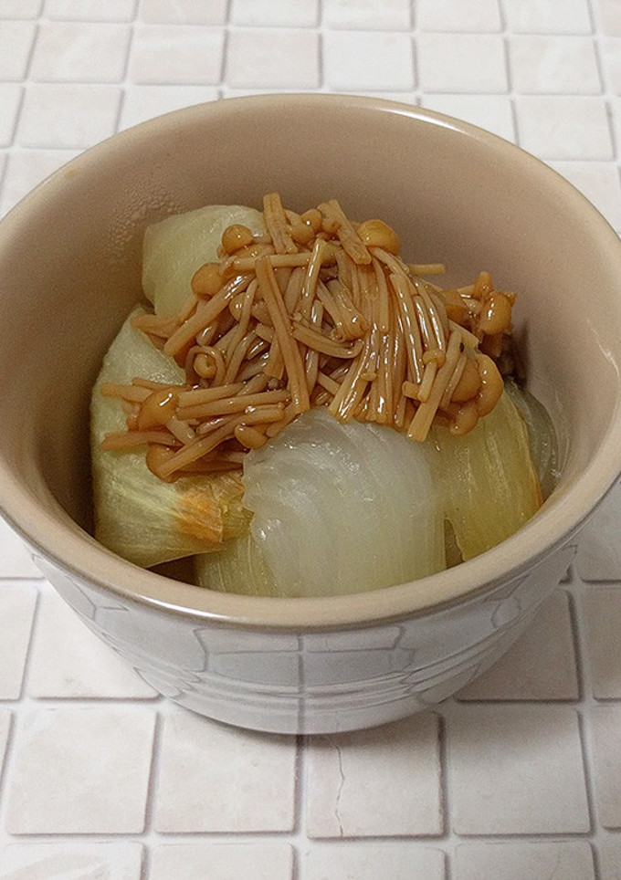 とろ甘！新玉ねぎのたっぷりなめ茸がけ-レシピのメイン写真
