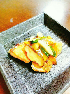 甘塩鮭の甘酢あんかけ〜お弁当にも〜-レシピのメイン写真