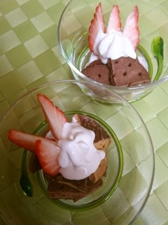 ビスケットで作る「いちごサンド」-レシピのメイン写真