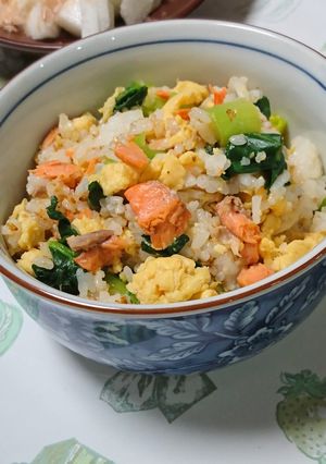 簡単混ぜるだけ☆鮭と小松菜と卵の混ぜご飯-レシピのメイン写真