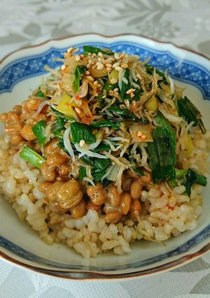 簡単 ニラ・しらすのピリ辛 納豆ご飯♪-レシピのメイン写真