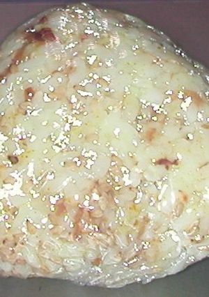 カレー粉＆鰹節＆白ゴマのおにぎり-レシピのメイン写真