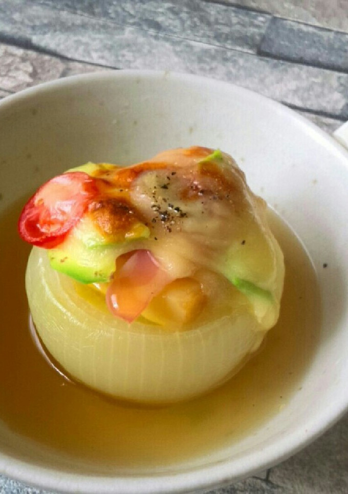 丸ごと玉ねぎのピザ風スープ！-レシピのメイン写真