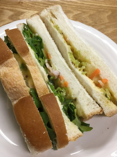 ポテトサラダとカイワレ菜のサンドイッチ-レシピのメイン写真
