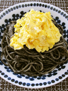 卵とツナの黒胡麻パスタ-レシピのメイン写真