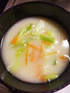キャベツと人参の味噌汁☆-レシピのメイン写真