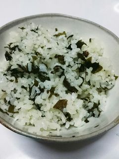 戻して入れて炊くだけ!簡単ワカメご飯♪-レシピのメイン写真