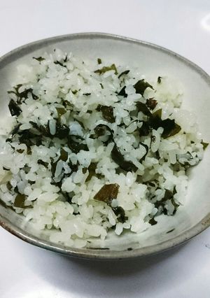 戻して入れて炊くだけ！簡単ワカメご飯♪-レシピのメイン写真