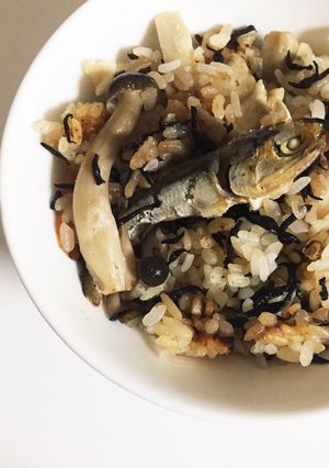 旨味たっぷり♪まんまじゃこ炊き込みご飯-レシピのメイン写真