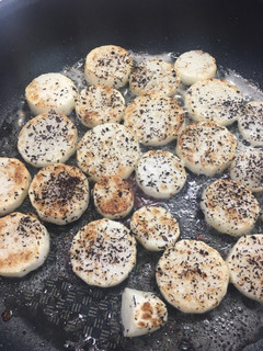 止まらない!山芋のゆかりバター焼き-レシピのメイン写真