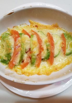 簡単！アボカドとトマトのチーズ焼き！-レシピのメイン写真