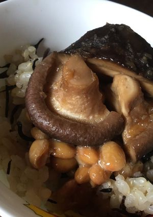納豆と椎茸の生姜焼きのご飯-レシピのメイン写真