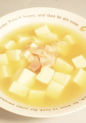 簡単✩豆腐とベーコンのコンソメスープ-レシピのメイン写真