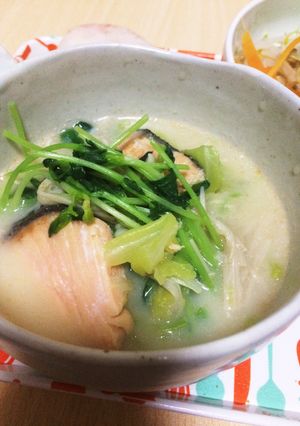 キャベツと鮭の豆乳味噌スープ煮-レシピのメイン写真
