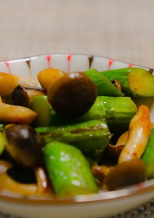 簡単✨アスパラガスとしめじのバター醤油-レシピのメイン写真