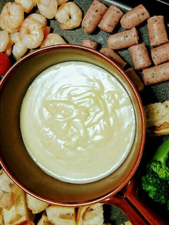 お手軽♪ホットプレートでチーズフォンデュ-レシピのメイン写真