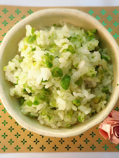 みじん切りで絶品☆春のグリーンピースご飯-レシピのメイン写真