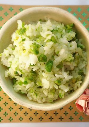 みじん切りで絶品☆春のグリーンピースご飯-レシピのメイン写真