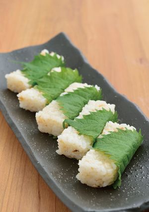 混ぜるだけでプロの味「しそ巻き押し寿司」-レシピのメイン写真