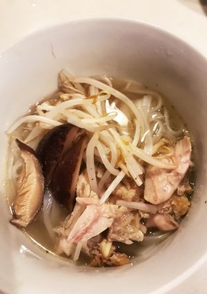 ベトナム フォー スリラチャとパクチーで-レシピのメイン写真