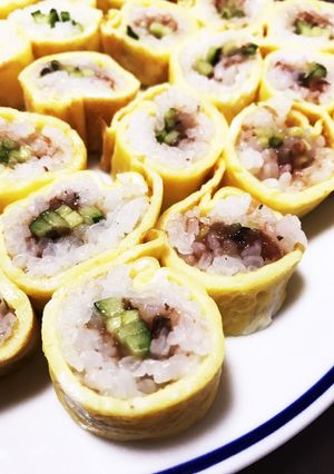 卵で巻き巻き☆梅ときゅうりの細巻き-レシピのメイン写真