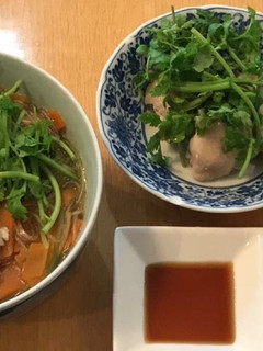 パクチーのフォー風・ゆで鶏のパクチー添え-レシピのメイン写真