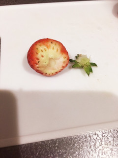☆簡単☆包丁を使ったいちごのへたの取り方-レシピのメイン写真