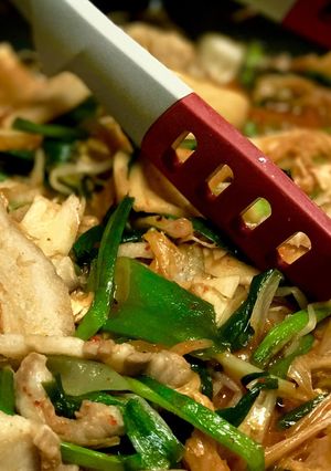 焼き肉用豚肉でガッツリ豚キムチ-レシピのメイン写真