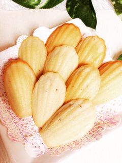 次の日もしっとり続く♡いちごマドレーヌ-レシピのメイン写真