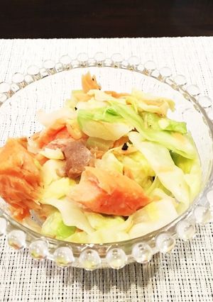 キャベツとサーモンのホットサラダ-レシピのメイン写真