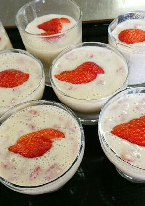 いちごと甘酒のドリンク-レシピのメイン写真