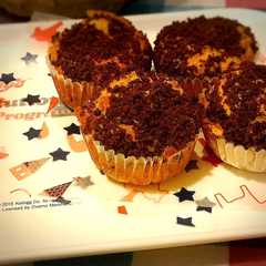 รูปของ アーモンド生地のチョコチップカップケーキ