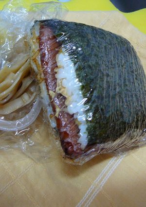 こしょうがポイント☆ポーク玉子おにぎり-レシピのメイン写真