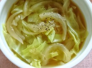 簡単！キャベツと玉ねぎのコンソメスープ-レシピのメイン写真