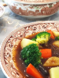 余ったハヤシライスで…彩り野菜のスープ♡-レシピのメイン写真
