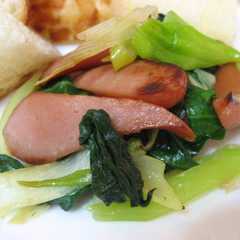 รูปของ ウインナーと野菜のクレソル炒め