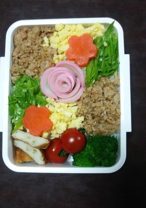 かまぼこ花びらお弁当-レシピのメイン写真