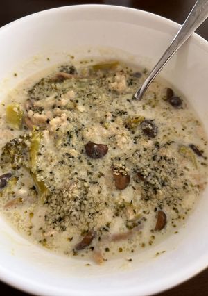 鶏挽肉とブロッコリーとしめじの豆乳スープ-レシピのメイン写真