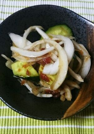 新玉ねぎときゅうりの梅肉おかか和え-レシピのメイン写真