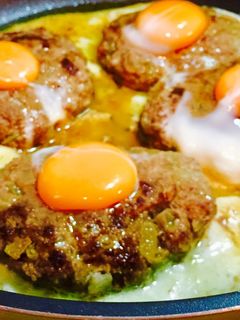 ハンバーグ♡目玉焼き♡トロントロン♡-レシピのメイン写真