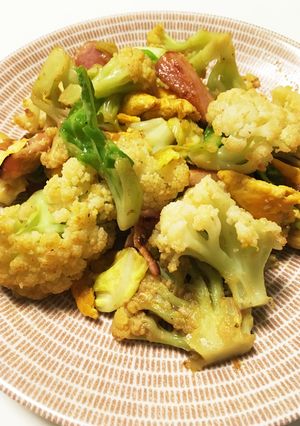 春キャベツとカリフラワーでカレー風味-レシピのメイン写真
