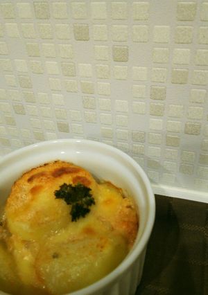 主な材料は３つだけ！じゃがたらグラタン-レシピのメイン写真