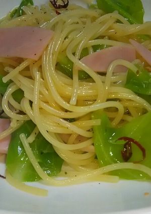 春キャベツとロースハムのペペロンチーノ-レシピのメイン写真