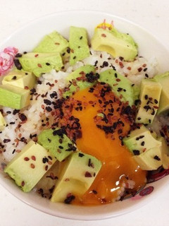 アボカドの卵かけご飯-レシピのメイン写真