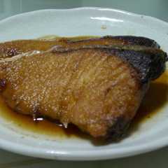 รูปของ 小麦粉をまぶさないカリッとぶり照り♪