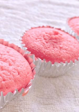 ふわふわピンクのいちごカップケーキ-レシピのメイン写真