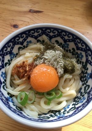 卵黄で濃厚！オリーブオイルひとかけうどん-レシピのメイン写真