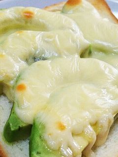 アボカドトースト-レシピのメイン写真