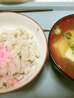 桜の花の炊き込みご飯 八穀入り-レシピのメイン写真